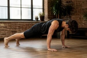 Muscler ses bras sans matériel : le guide complet
